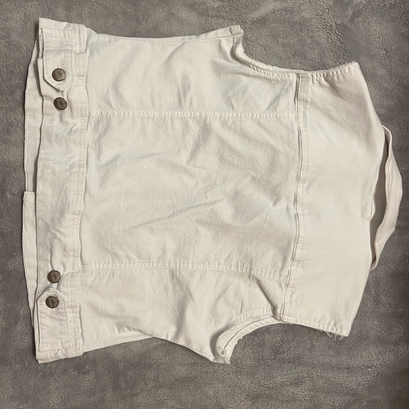 SLEEVELESS JEAN JACKET🤍 - Picture 2 of 4